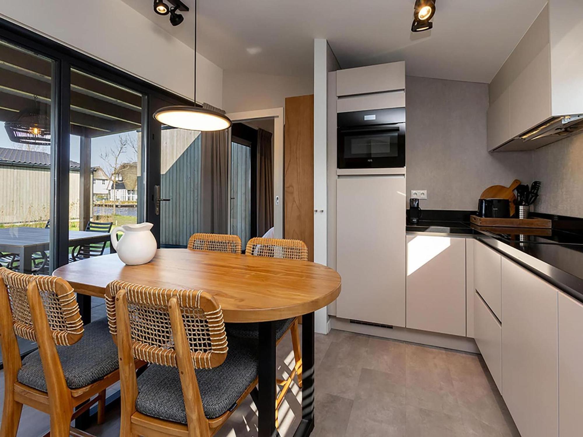 Luxury Docklodge On The Water 델프스트라휘젠 외부 사진